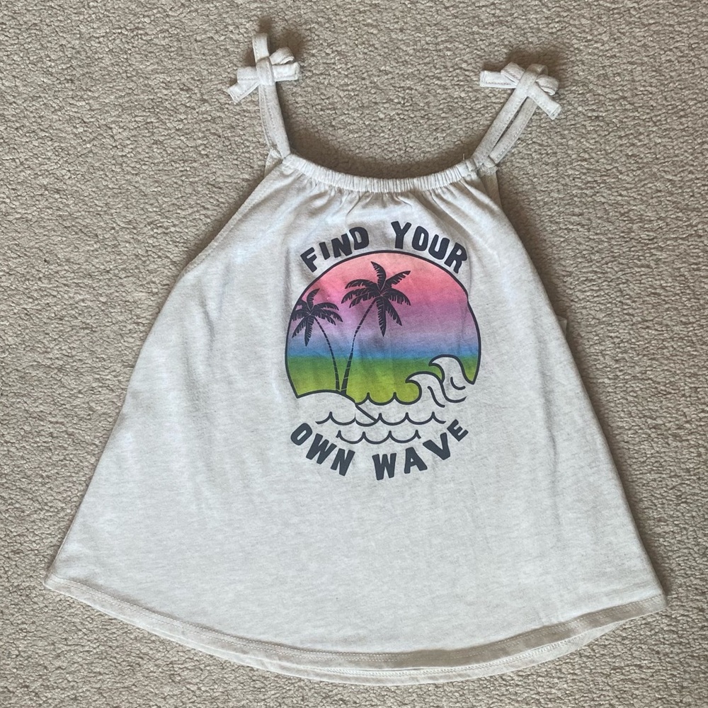 3 for $15 or 4 for $19 Tank Top “Find Your Own Wave” Size Small 6 EUC 🌊 - Picture 2 of 8